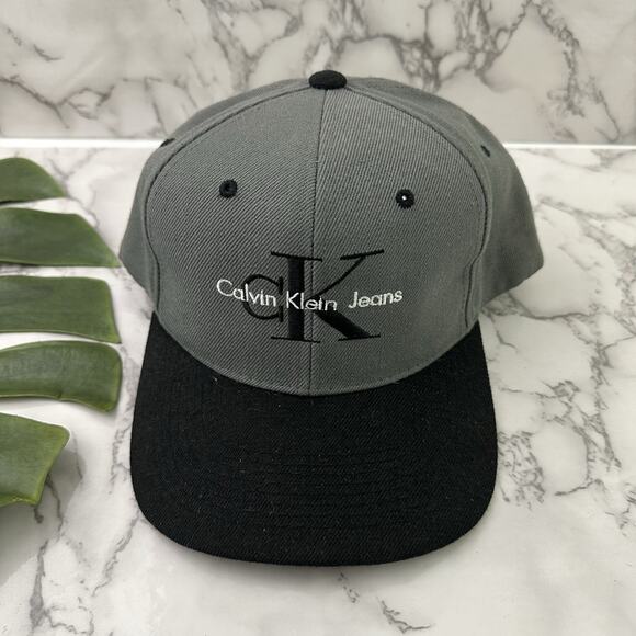 Calvin Klein Jeans Vintage 90s Snap Back Hat Gray Black Wool Blend Logo - Picture 1 of 7